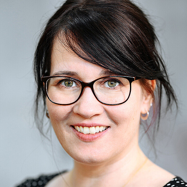 Portrait Tanja Holthaus - Pressesprecherin